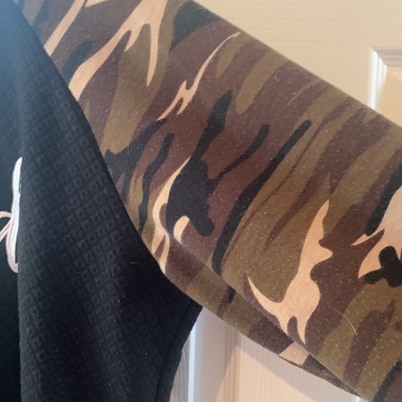 Hoodie camouflage and black. - Picture 5 of 10